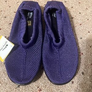 Purple spring step tender shoes brand new size 7.5